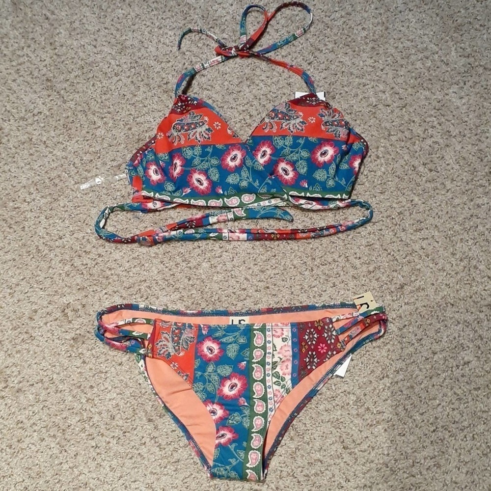 ☀️🏖 NWT URBAN SEA Bikini, M top & L bottoms, $72